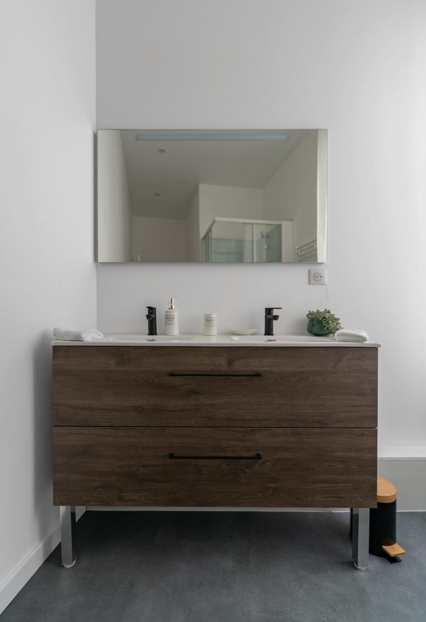 Le Ravy - Appartement Design, 2 Chambres, Centre Ville Vichy Exterior foto